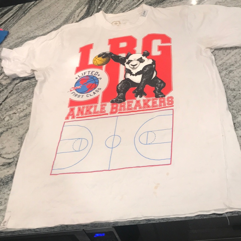 LRG men’s ankle breakers tee